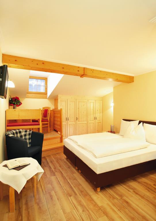 Hotel Sperlhof Виндишгарстен Экстерьер фото