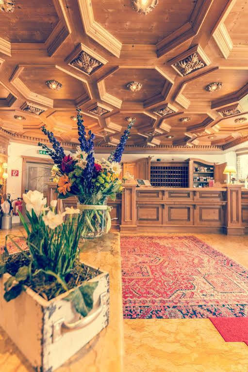 Hotel Sperlhof Виндишгарстен Экстерьер фото