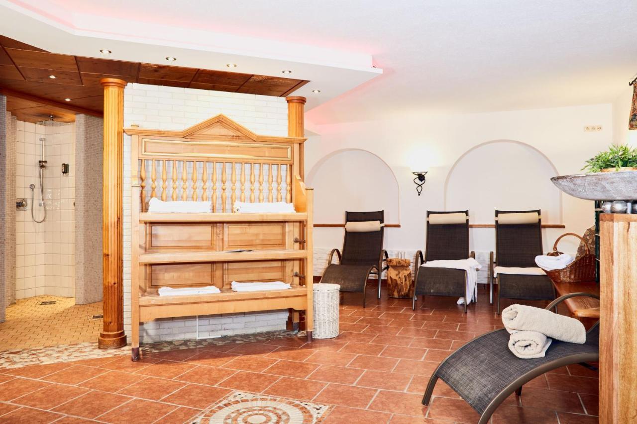 Hotel Sperlhof Виндишгарстен Экстерьер фото